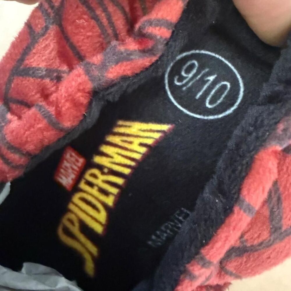 Marvel Slippers - Picture 5 of 5